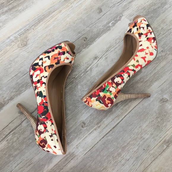 Abstract Colorful Fall Heels - Picture 6 of 7